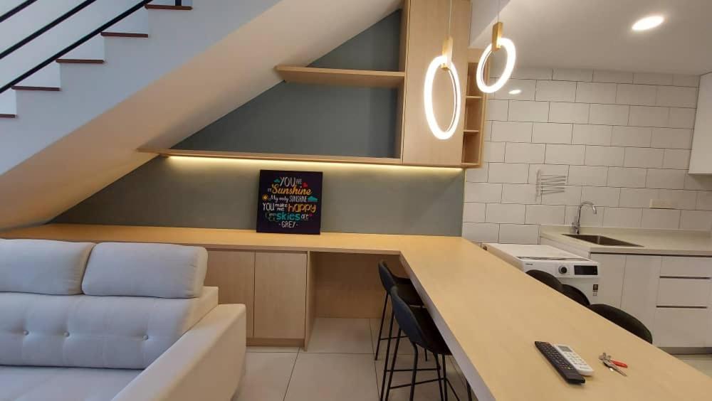 Arte Mont Kiara Host By Host Corner Suites Kuala Lumpur Exteriör bild